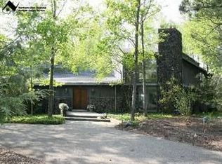 111 Partridge Ln, Chagrin Falls, OH 44022