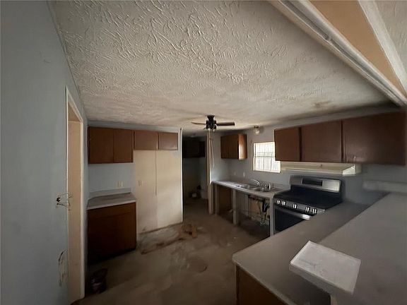 5th image of 74 Davis Rd