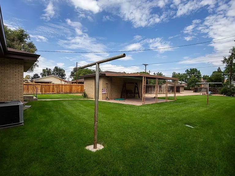 822 Walnut St — Photo 32