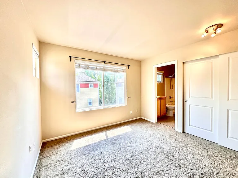 515 225th Pl NE #33 — Photo 22