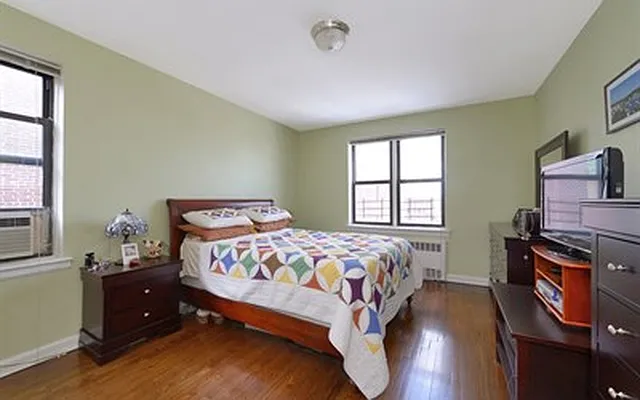 Sold by Century 21 Benjamin Realty | media 32