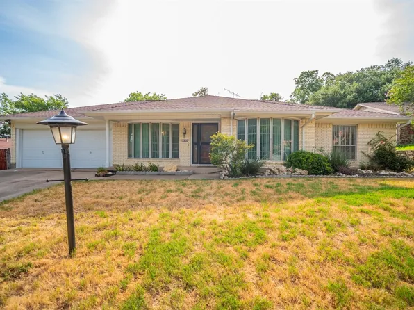 7305 Pinehurst Dr W, Fort Worth, TX 76134