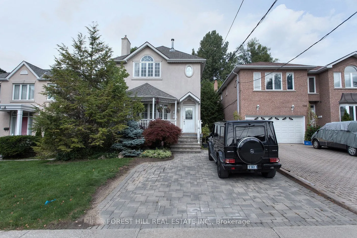 136 Hollywood Ave photo 1