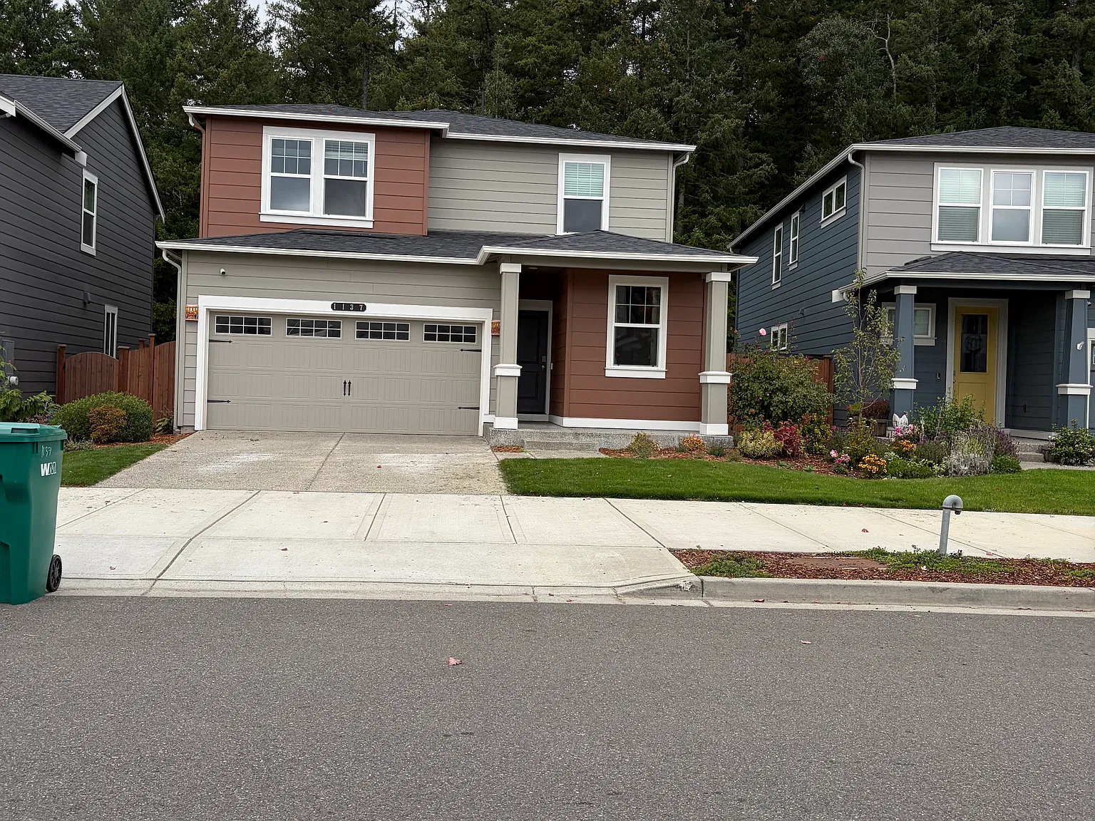 4 bed, 1917 sqft, $3,000 — Photo 1