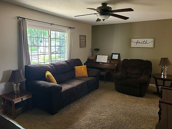 3rd image of 1100 Clark Cir