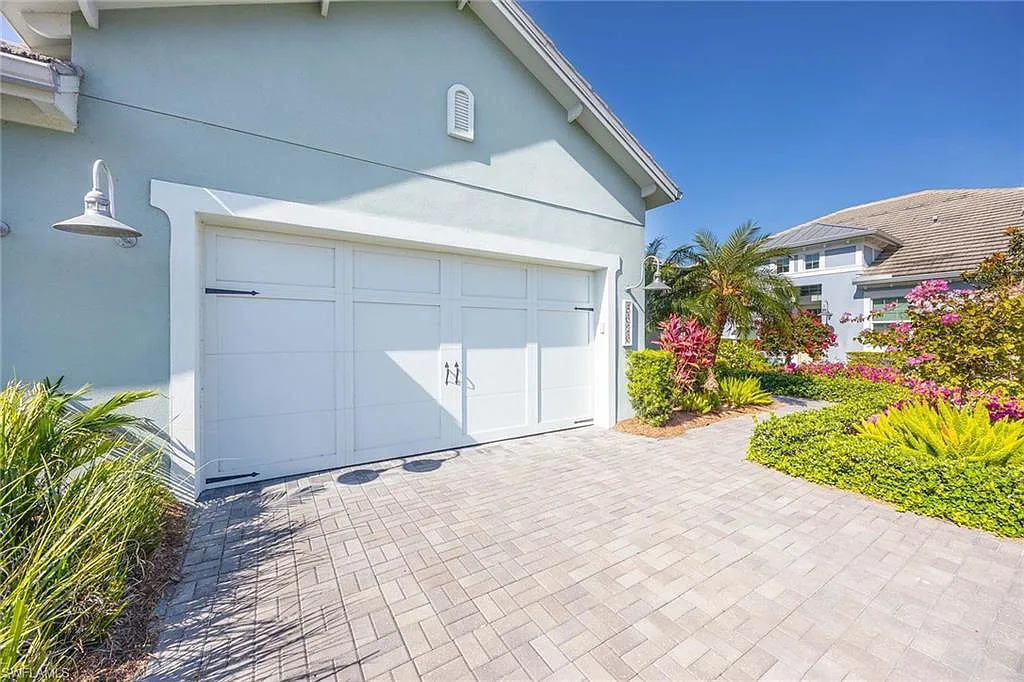 2 bed, 2.0 bath, 1782 sqft, $10,000 — Photo 2