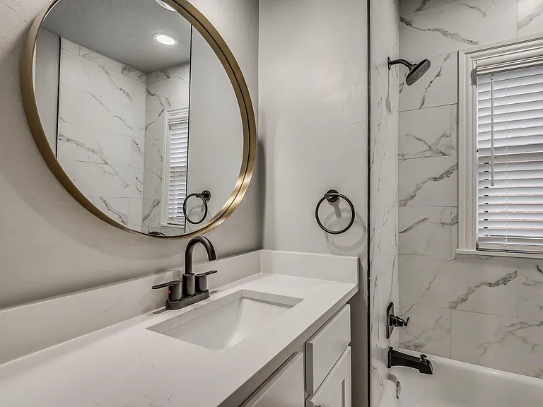 2801 N Walker Ave #4 — Photo 6