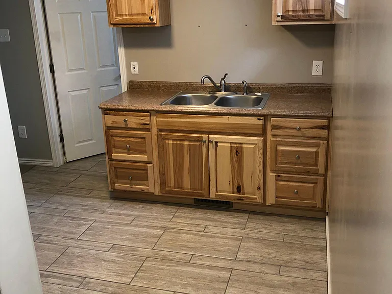 3280 Madison Ave — Photo 2