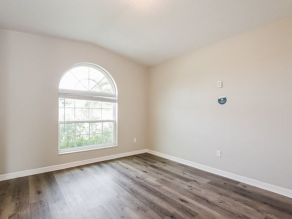 3rd image of 125 Cataldo Way