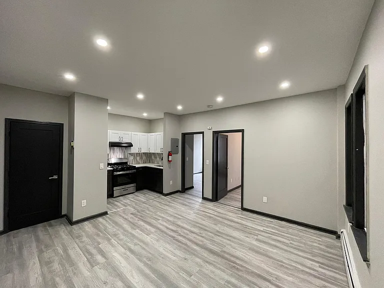 305-306 Magnolia Ave #6 — Photo 5