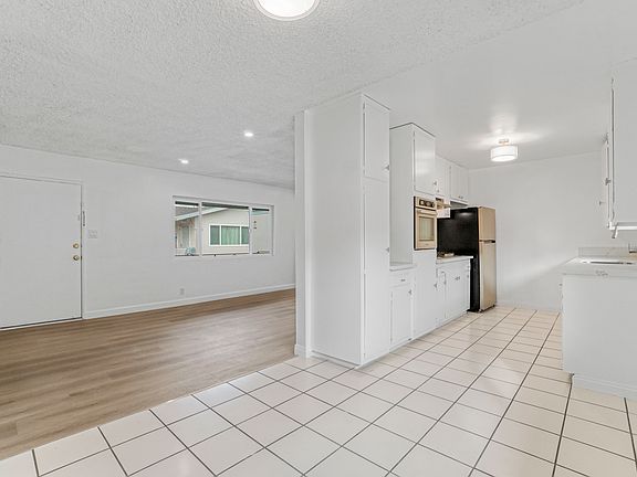 3rd image of 4317 W 120th St APT D