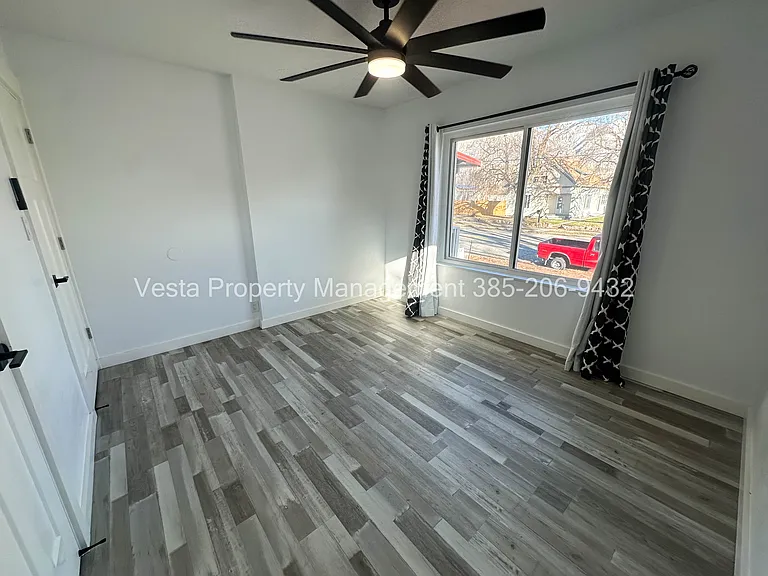 852 Canyon Rd #1 — Photo 9
