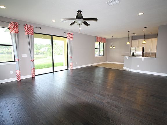 4th image of 15207 Capri Isle Ln
