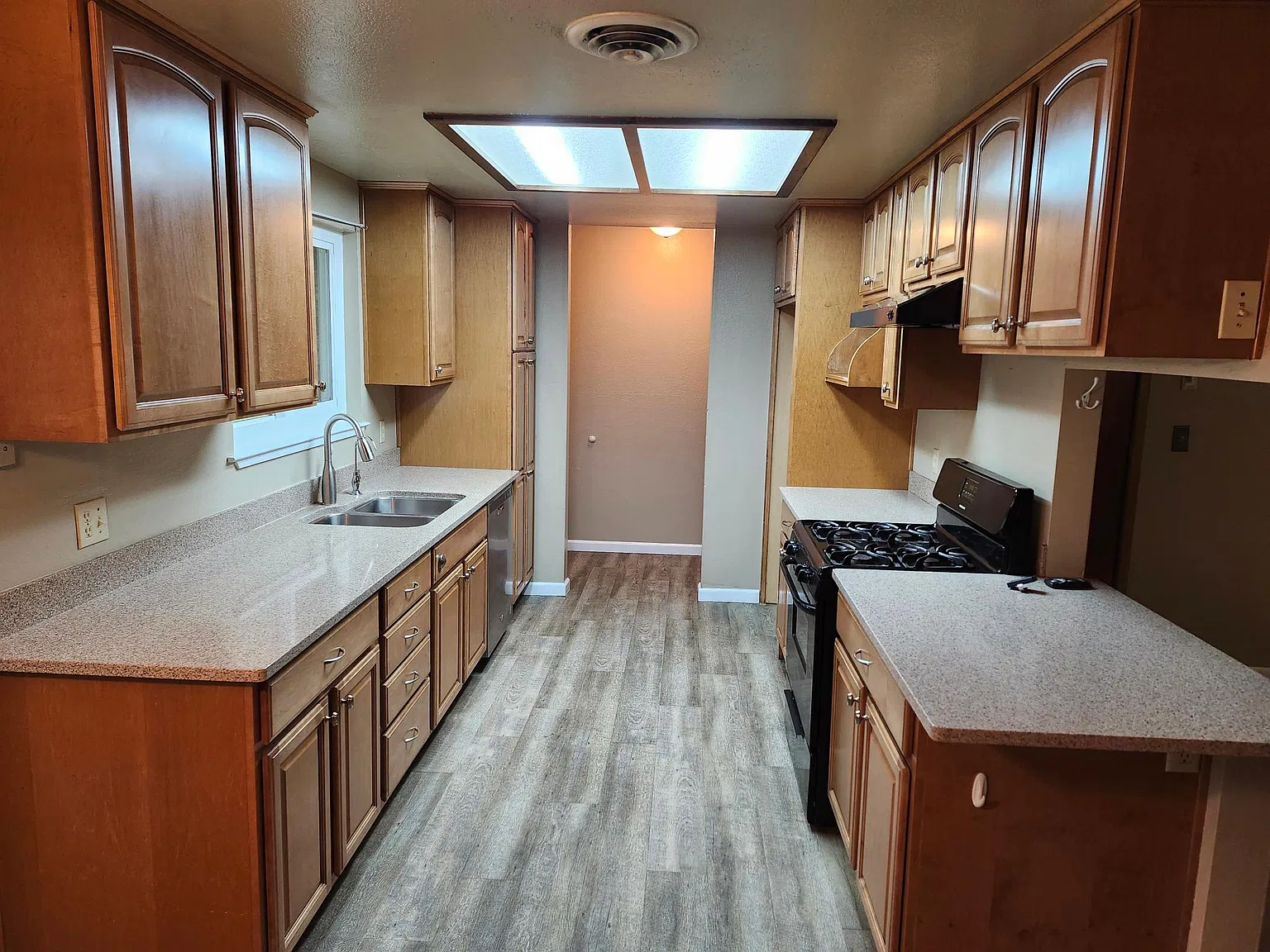 4 bed, 2366 sqft, $2,400 — Photo 1