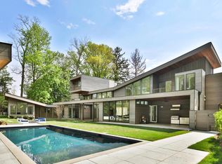 9 Woods End Rd, Rumson, NJ 07760