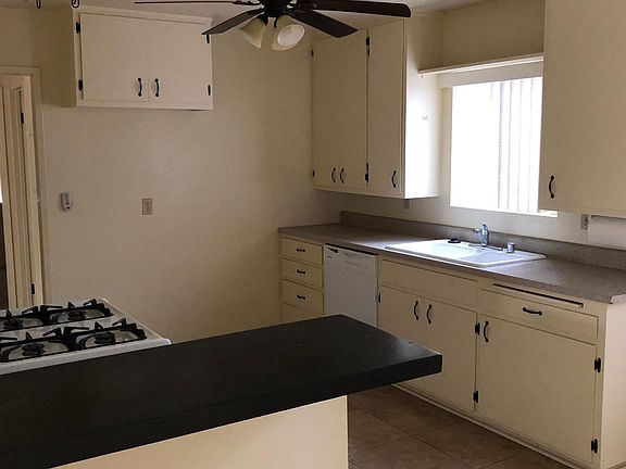 dinning into kitchen