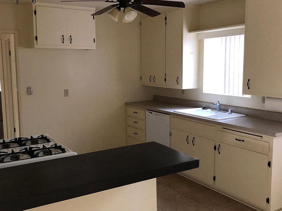 dinning into kitchen