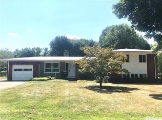 17 Westerly Dr, Fredonia, NY 14063