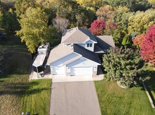 1079 Dorland Rd S, Maplewood, MN 55119
