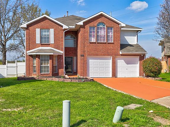 3rd image of 3901 Silver Meadow Ln