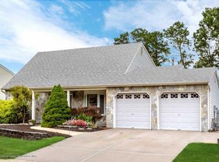 40 Hedgewood Rd, Howell, NJ 07731