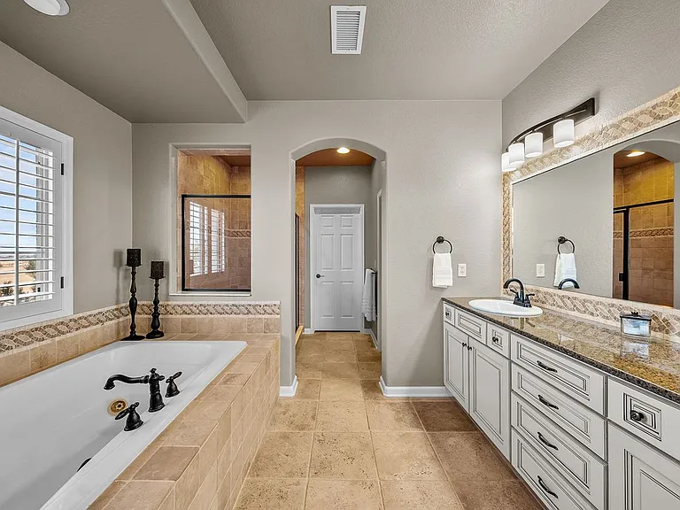 6258 Oxford Peak Ct — Photo 27