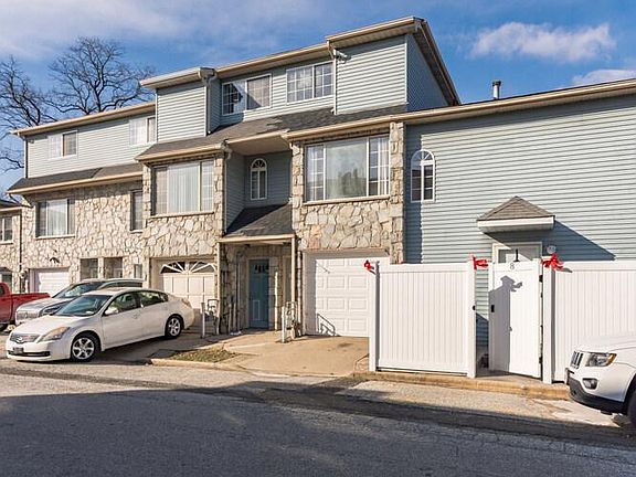 3rd image of 10 Temple Ct
