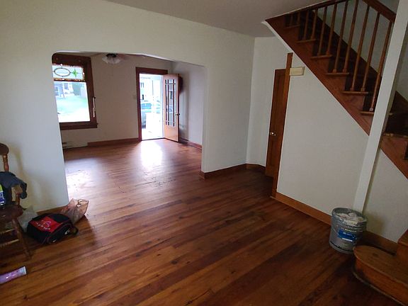 2nd image of 429 Green St