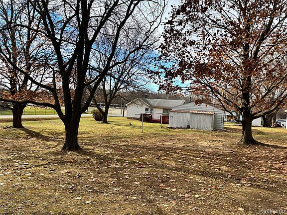 5th image of 2257 Lodge Rd