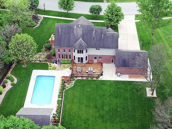 2nd image of 3101 Edgecreek Dr