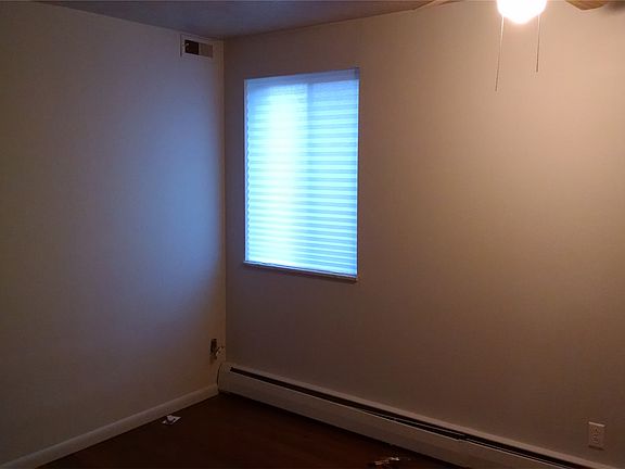 4th image of 4908 Chalet Dr APT 12