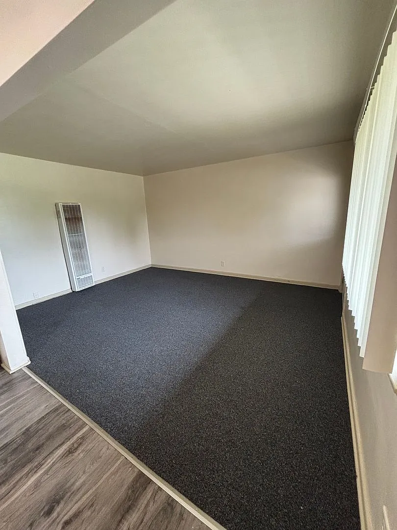 7558 W Nash Street — Photo 2