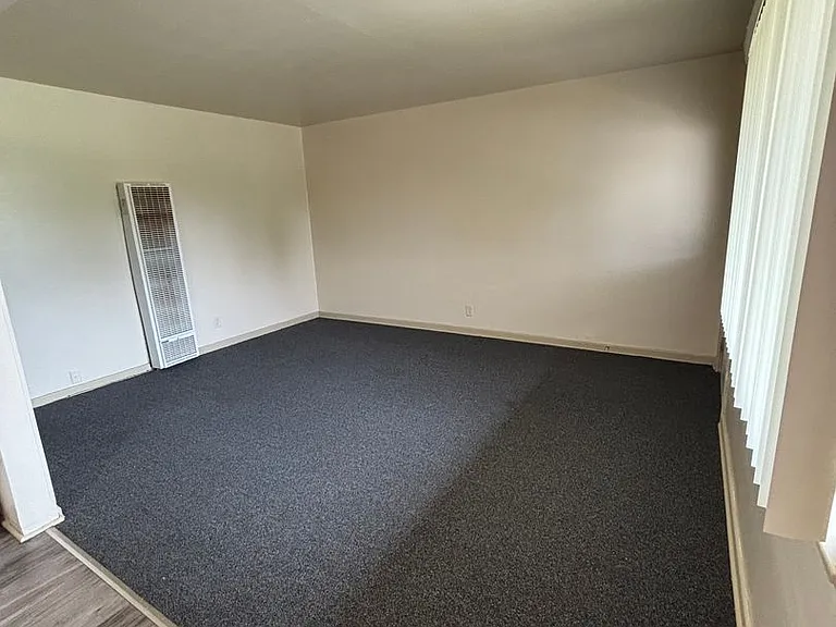 7558 W Nash St — Photo 2