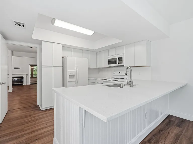 114 Gleneagles Dr — Photo 20