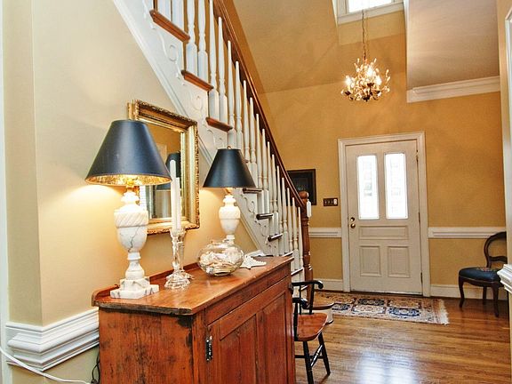 2-Story Foyer