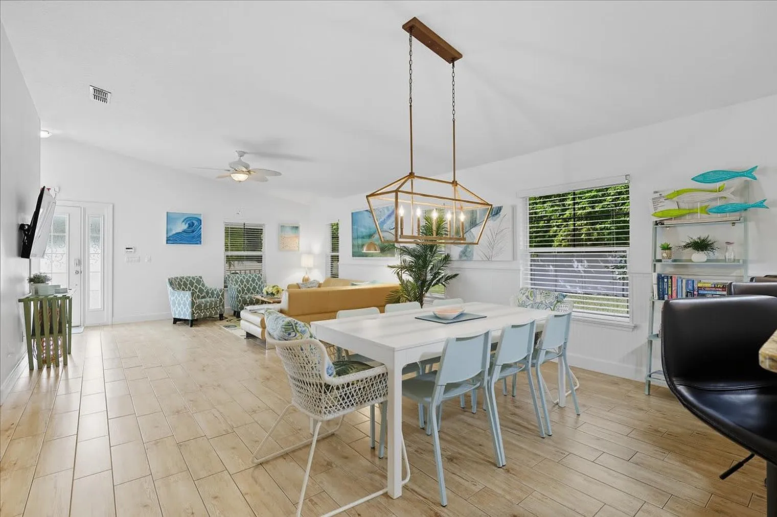 3 bed, 2.0 bath, 1991 sqft, $6,825 — Photo 2