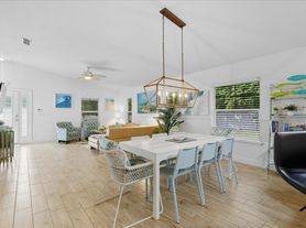 27 Malacompra Rd, Palm Coast, FL