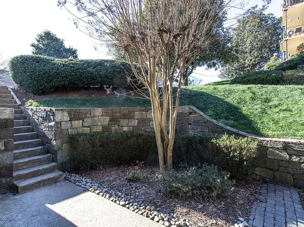 5003 Sentinel Dr APT 21, Bethesda, MD 20816