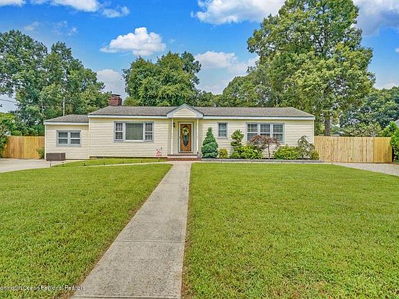 2nd image of 112 Cedar Dr
