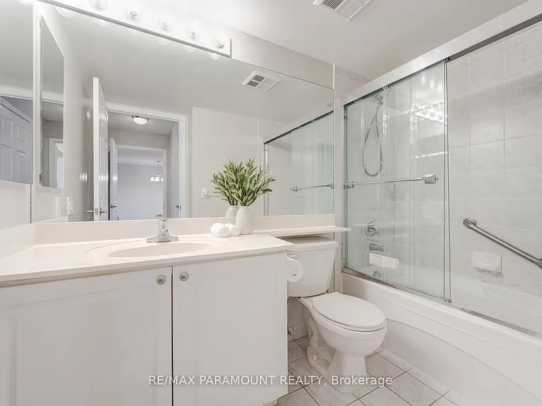 25 Kingsbridge Garden Cir #616 — Photo 38