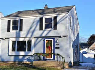 5160 N Shoreland Ave, Whitefish Bay, WI 53217