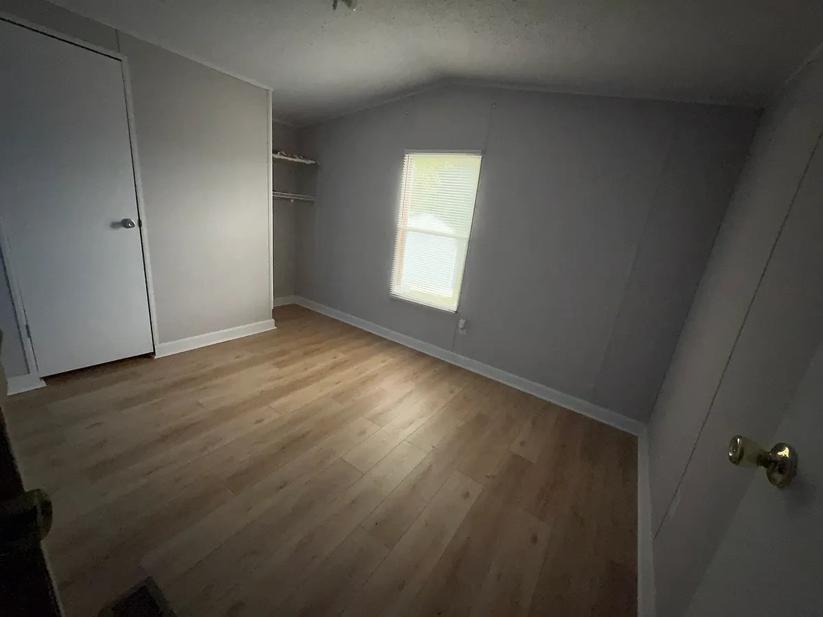 Building Photo - 239 Ideal Cir