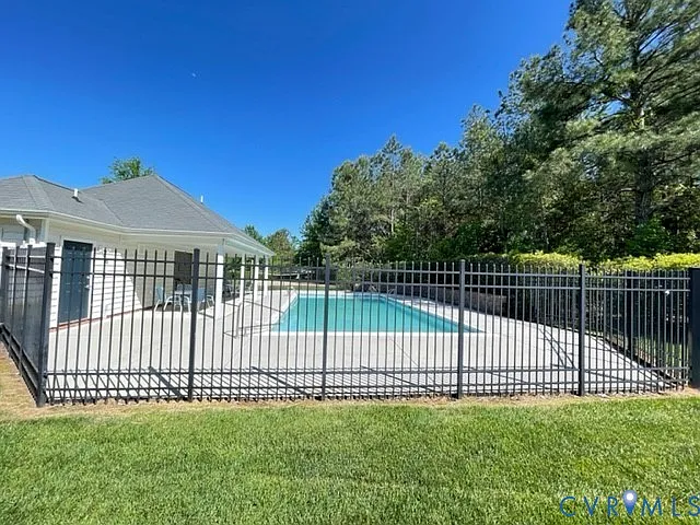 8107 Creekside Village Dr — Photo 7