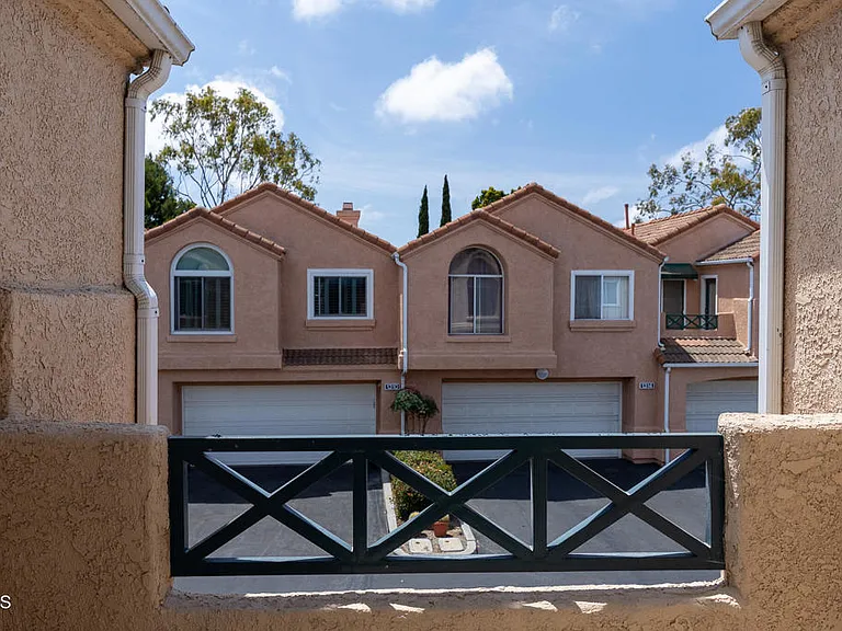 1311 Oyster Pl — Photo 15