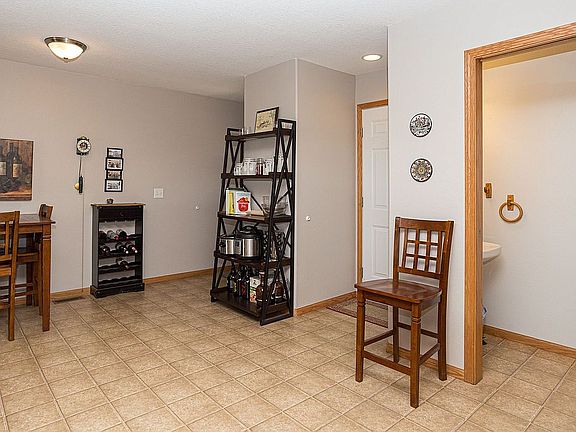 5th image of 1627 Jenna Dr