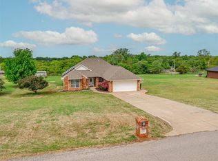 4065 Twelve Oaks Dr, Harrah, OK 73045