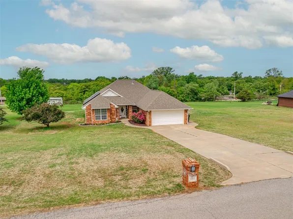 4065 Twelve Oaks Dr, Harrah, OK 73045
