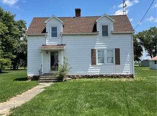 313 S Maple St, Montrose, IL 62445