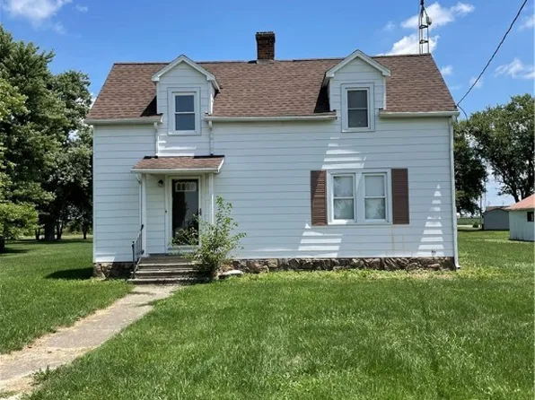 313 S Maple St, Montrose, IL 62445