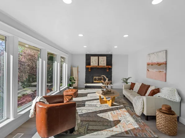 1406 Swinton Ln, Farmington, UT 84025